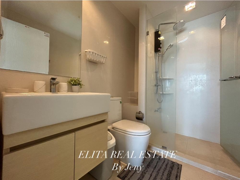 For SaleCondoKasetsart, Ratchayothin : ‼ ️ Urgent sale‼ ️ Metro Luxe Kaset Condo Decoration Room Build In Ready to carry 2 beds in 2 bathrooms, corner room, 7th floor, private garden view, near RS, Pakkhi Kit Senanikhom Road, Chatuchak, Bangkok, near the Green Line BTS station, only 4 million 