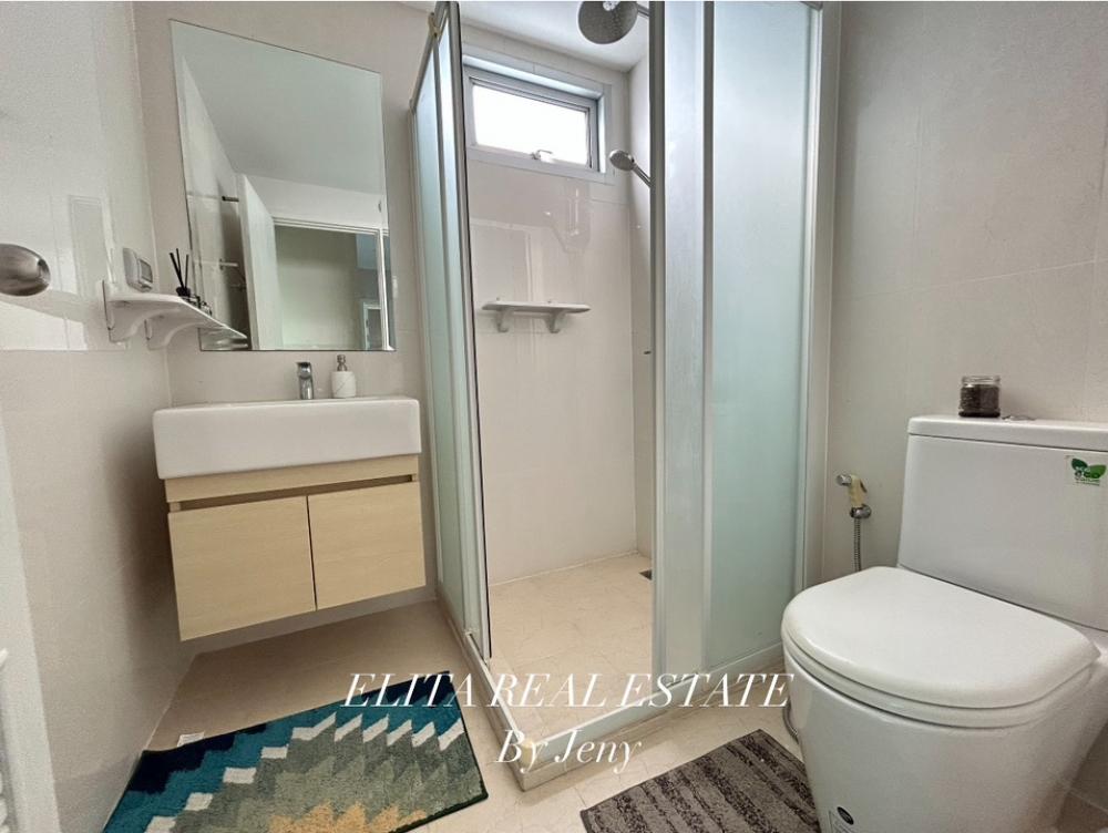 For SaleCondoKasetsart, Ratchayothin : ‼ ️ Urgent sale‼ ️ Metro Luxe Kaset Condo Decoration Room Build In Ready to carry 2 beds in 2 bathrooms, corner room, 7th floor, private garden view, near RS, Pakkhi Kit Senanikhom Road, Chatuchak, Bangkok, near the Green Line BTS station, only 4 million 