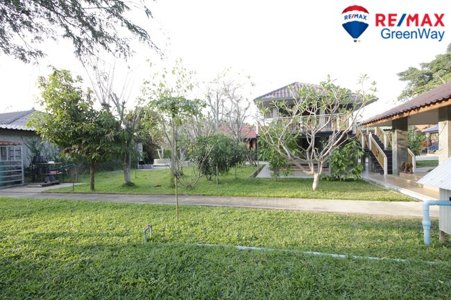 ขายกิจการโรงแรม & กิจการอพาร์ตเมนต์เชียงใหม่ : ขายกิจการรีสอร์ทร้านอาหารกึ่งผับเชียงใหม่ สกาล่าเฮ้าส์วิลเลจเรสเตอร์รองท์&บาร์ อ.แม่แตง ติดแม่น้ำแม่แตง พร้อมดำเนินกิจการ