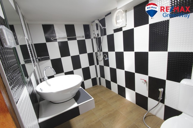 ขายกิจการโรงแรม & กิจการอพาร์ตเมนต์เชียงใหม่ : ขายกิจการรีสอร์ทร้านอาหารกึ่งผับเชียงใหม่ สกาล่าเฮ้าส์วิลเลจเรสเตอร์รองท์&บาร์ อ.แม่แตง ติดแม่น้ำแม่แตง พร้อมดำเนินกิจการ