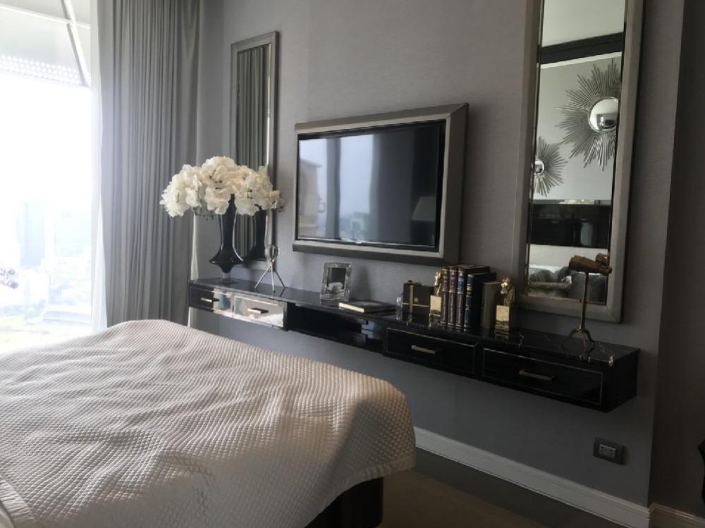 For RentCondoWitthayu, Chidlom, Langsuan, Ploenchit : For rent Magnolia ratchadamri 2bedroom 2bathroom 85sqm rent fee80,000 per month rainy0818895470