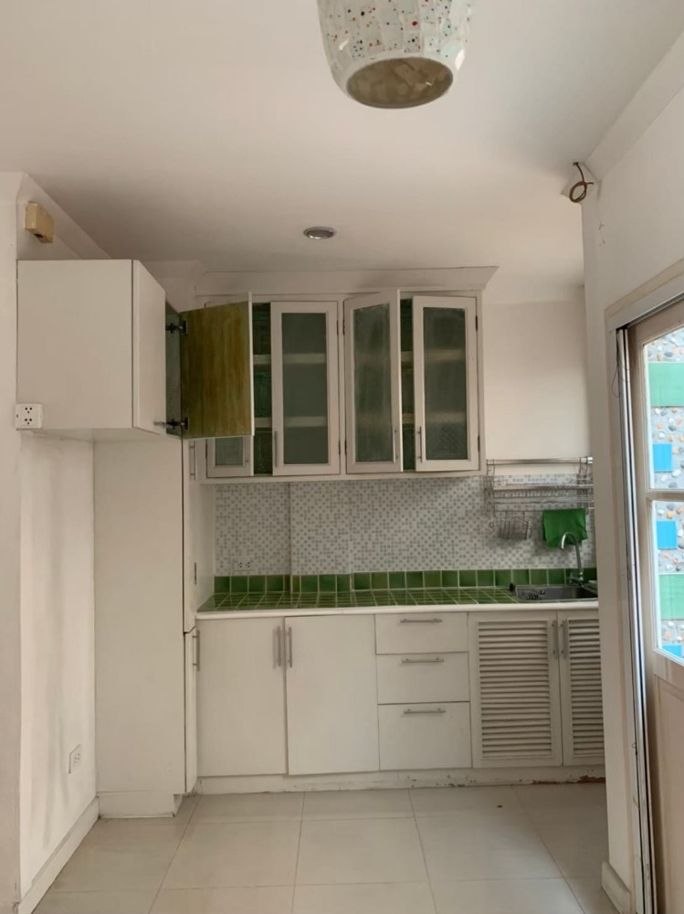 For SaleTownhomeNawamin, Ramindra : 3-story townhome for sale, Park Gallery Watcharapol, near the Pink Line BTS. Sathian Thammasathan, area 24.4 sq m, 3 bedrooms, 3 bathrooms, 2 parking spaces, selling price 4.95 million baht*