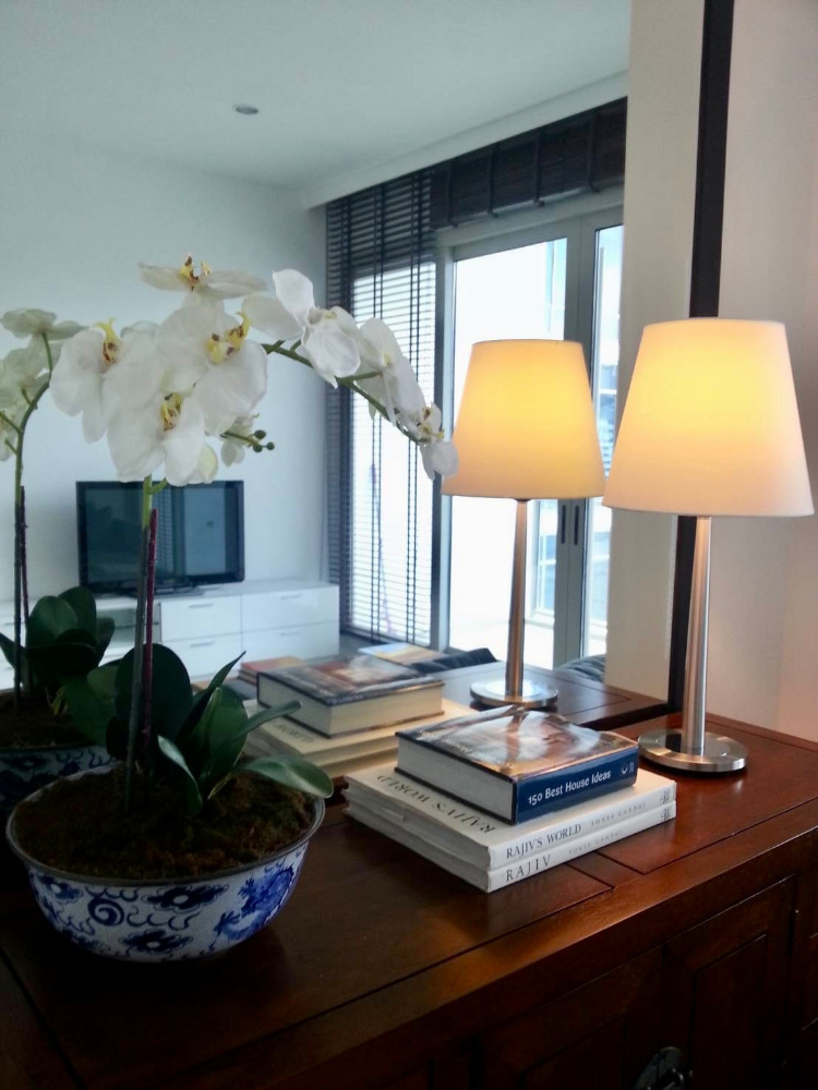 ให้เช่าคอนโดวิทยุ ชิดลม หลังสวน : 185 Rajadamri: 1bed 1bath 70sqm 67,000/mth Am: 0656199198