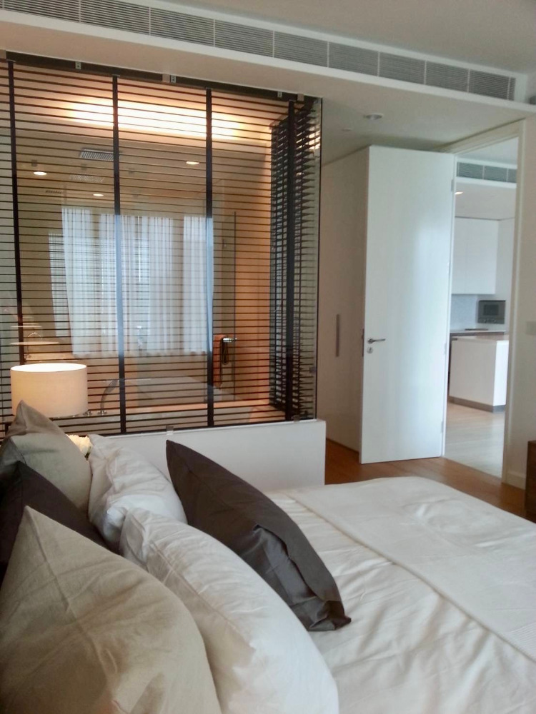 ให้เช่าคอนโดวิทยุ ชิดลม หลังสวน : 185 Rajadamri: 1bed 1bath 70sqm 67,000/mth Am: 0656199198