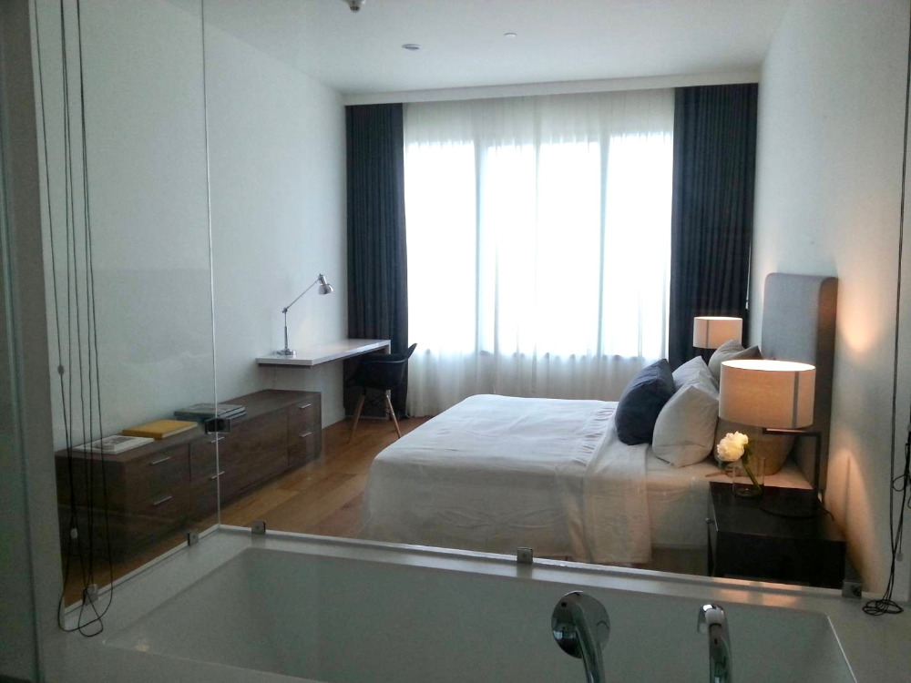 ให้เช่าคอนโดวิทยุ ชิดลม หลังสวน : 185 Rajadamri: 1bed 1bath 70sqm 67,000/mth Am: 0656199198