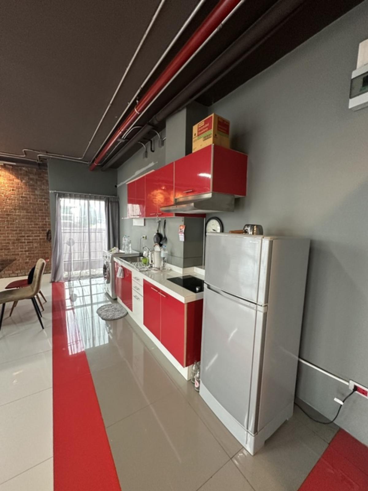 ขายอาคารพาณิชย์อ่อนนุช อุดมสุข : ขายอาคารOffice and Residential Building 6 ชั้น ถ.เอกมัย