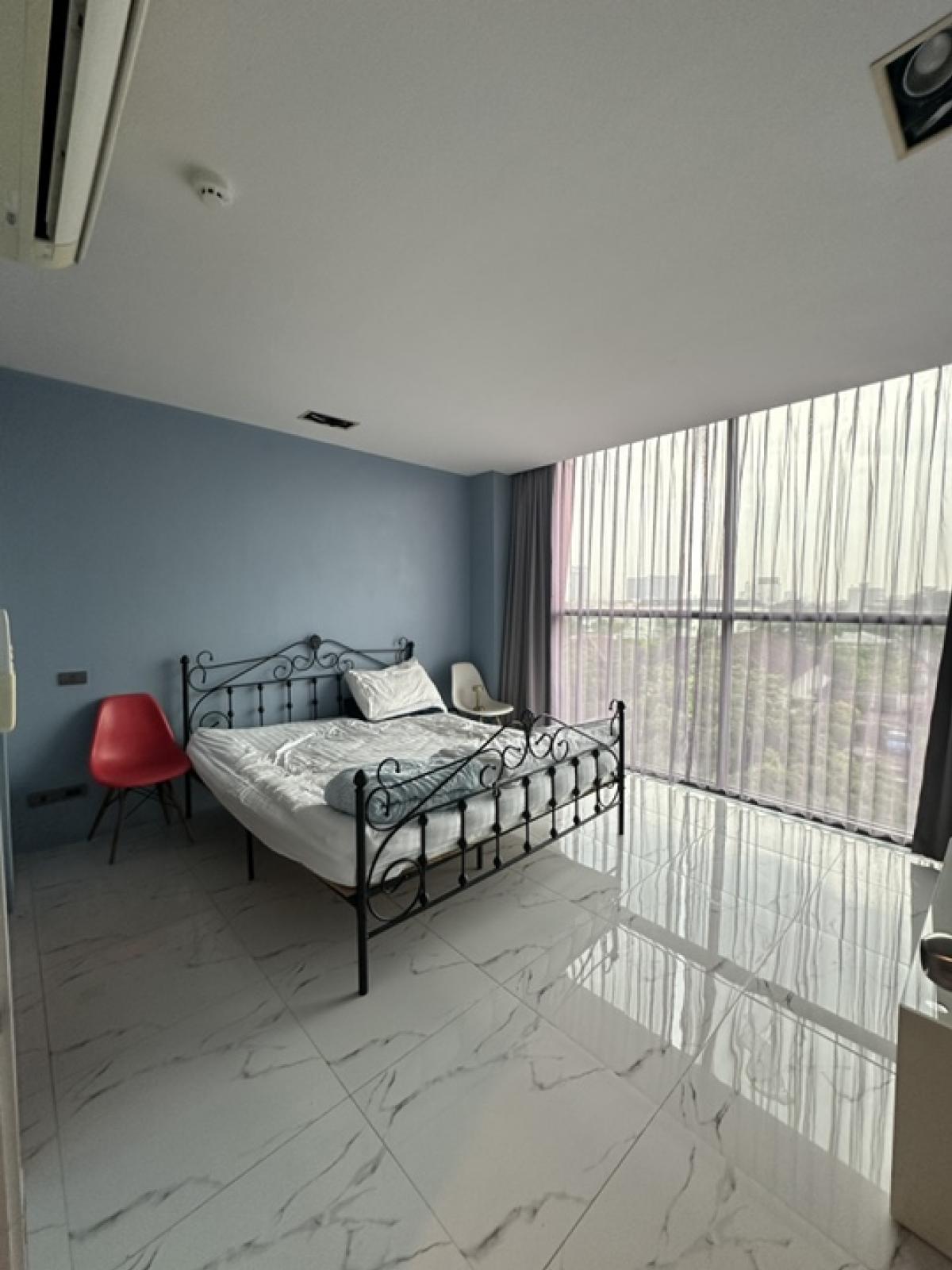 ขายอาคารพาณิชย์อ่อนนุช อุดมสุข : ขายอาคารOffice and Residential Building 6 ชั้น ถ.เอกมัย