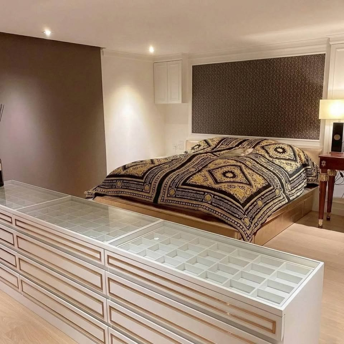 ขายคอนโดวิทยุ ชิดลม หลังสวน : ขายคอนโด ณ วรา เรสซิเดนซ์ BTS-ชิดลม ลุมพินี เขต ปทุมวัน กรุงเทพ CX-149539