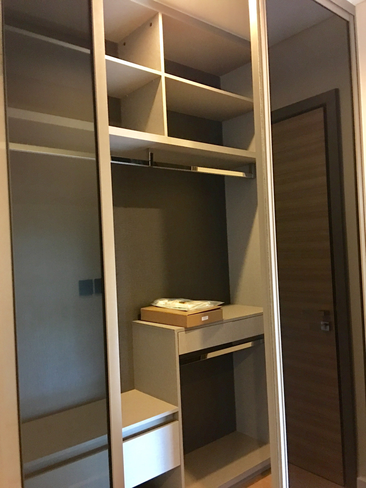 ขายคอนโดสาทร นราธิวาส : ขายคอนโด เดอะรูม เจริญกรุง 30 BTS-สะพานตากสิน บางรัก เขต บางรัก กรุงเทพ CX-32603