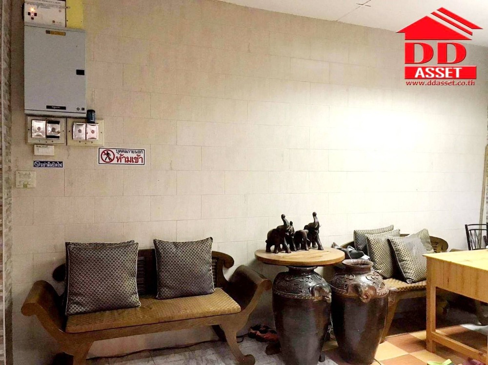 For SaleShop HouseCha-am Phetchaburi : 5-story apartment building for sale, Phetchaburi Province. Opposite Benjamathep Uthit School Ready to continue with business, code B8015