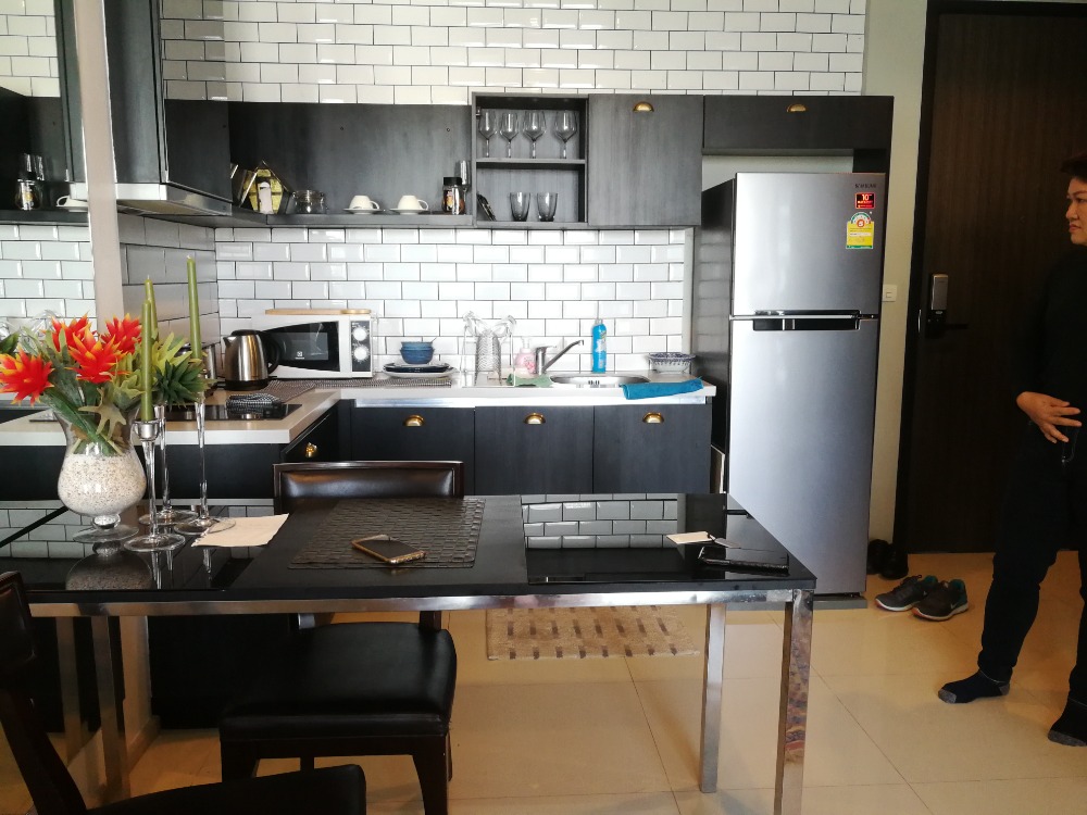 ขายคอนโดอ่อนนุช อุดมสุข : 🔥ขายขาดทุน Rhythm Sukkumvit 44/1 - 1ห้องนอน แต่งสวยพร้อมอยู่