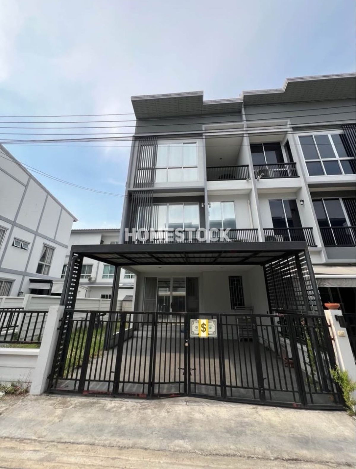 For RentTownhomeNawamin, Ramindra : 23,000.- 3-story townhome with a house in the middle of Ram Inthra, along the motorway, Kanchana 6/1, near the Khubon Fashion Island Expressway.