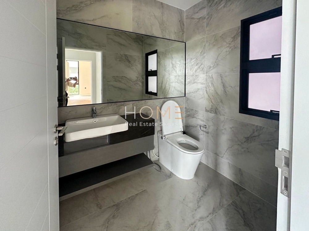 ขายบ้านพัฒนาการ ศรีนครินทร์ : บ้านเดี่ยว แกรนด์ บางกอก บูเลอวาร์ด พระราม 9 - กรุงเทพกรีฑา / 5 ห้องนอน (ขาย), Grand Bangkok Boulevard Rama 9 - Krungthepkreetha / Detached House 5 Bedrooms (FOR SALE) AA437