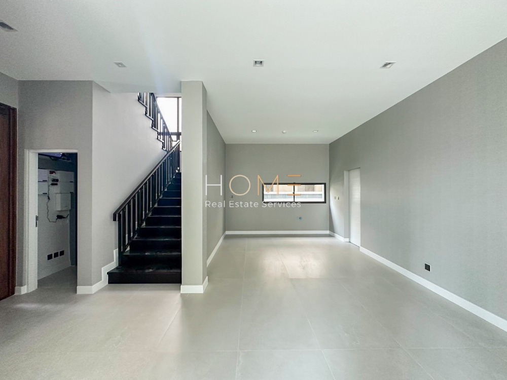 ขายบ้านพัฒนาการ ศรีนครินทร์ : บ้านเดี่ยว แกรนด์ บางกอก บูเลอวาร์ด พระราม 9 - กรุงเทพกรีฑา / 5 ห้องนอน (ขาย), Grand Bangkok Boulevard Rama 9 - Krungthepkreetha / Detached House 5 Bedrooms (FOR SALE) AA437