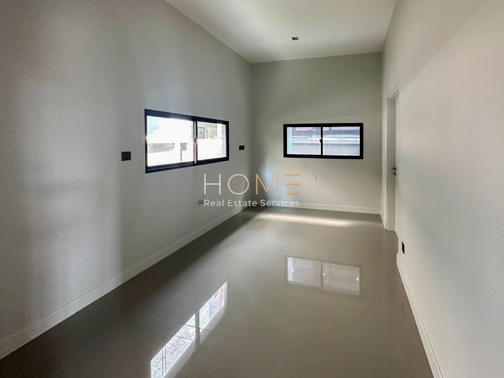 ขายบ้านพัฒนาการ ศรีนครินทร์ : บ้านเดี่ยว แกรนด์ บางกอก บูเลอวาร์ด พระราม 9 - กรุงเทพกรีฑา / 5 ห้องนอน (ขาย), Grand Bangkok Boulevard Rama 9 - Krungthepkreetha / Detached House 5 Bedrooms (FOR SALE) AA437