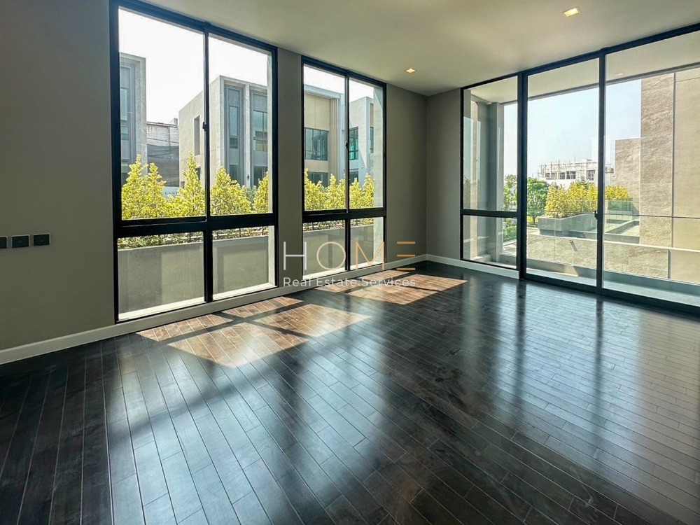 ขายบ้านพัฒนาการ ศรีนครินทร์ : บ้านเดี่ยว แกรนด์ บางกอก บูเลอวาร์ด พระราม 9 - กรุงเทพกรีฑา / 5 ห้องนอน (ขาย), Grand Bangkok Boulevard Rama 9 - Krungthepkreetha / Detached House 5 Bedrooms (FOR SALE) AA437