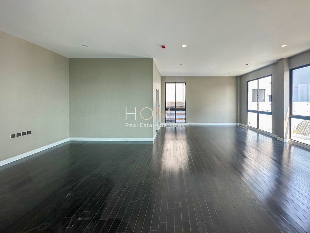 ขายบ้านพัฒนาการ ศรีนครินทร์ : บ้านเดี่ยว แกรนด์ บางกอก บูเลอวาร์ด พระราม 9 - กรุงเทพกรีฑา / 5 ห้องนอน (ขาย), Grand Bangkok Boulevard Rama 9 - Krungthepkreetha / Detached House 5 Bedrooms (FOR SALE) AA437