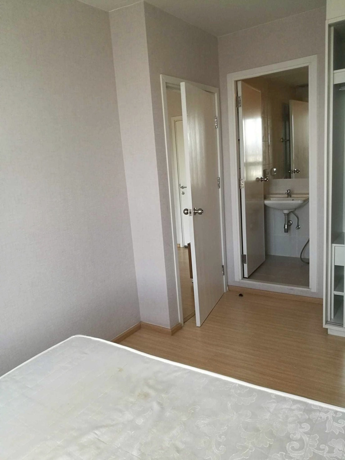 ให้เช่าคอนโดปิ่นเกล้า จรัญสนิทวงศ์ : 🔥ให้เช่า พลัม คอนโด ปิ่นเกล้า🔥 ห้องมีเครื่องซักผ้า ✨