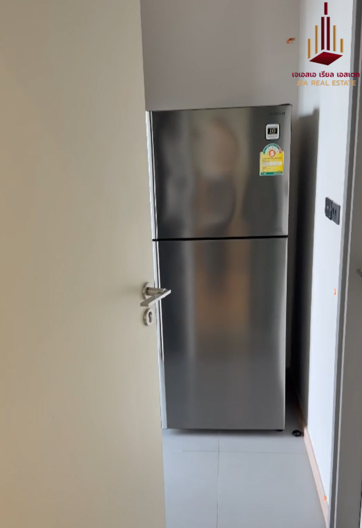 For SaleCondoThaphra, Talat Phlu, Wutthakat : Best priced room in the project, size 1 bedroom, 1 bathroom, 28 sq m. whizdom station ratchada thapra 3.3 million baht.