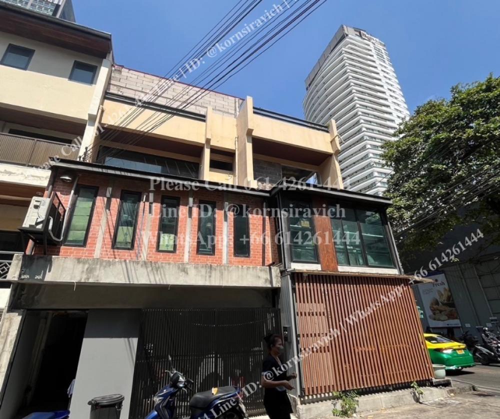 ให้เช่าร้านค้า/ตลาดนัดนานา : ปล่อยเช่า : พื้นที่ทำธุรกิจ ชั้น 3-4 สไตล์ Duplex + Rooftop, ทำเล นานา - สุขุมวิท, สำหรับ บาร์ /ไวน์ /ค็อกเทล /ร้านอาหาร /อาหารอิตาเลียน /สปา และร้านนวด /อาหารอินเดีย