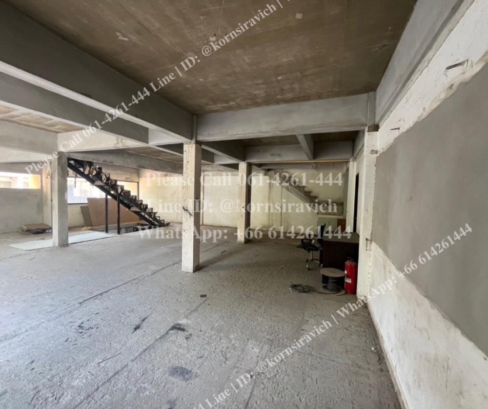 ให้เช่าร้านค้า/ตลาดนัดนานา : ปล่อยเช่า : พื้นที่ทำธุรกิจ ชั้น 3-4 สไตล์ Duplex + Rooftop, ทำเล นานา - สุขุมวิท, สำหรับ บาร์ /ไวน์ /ค็อกเทล /ร้านอาหาร /อาหารอิตาเลียน /สปา และร้านนวด /อาหารอินเดีย