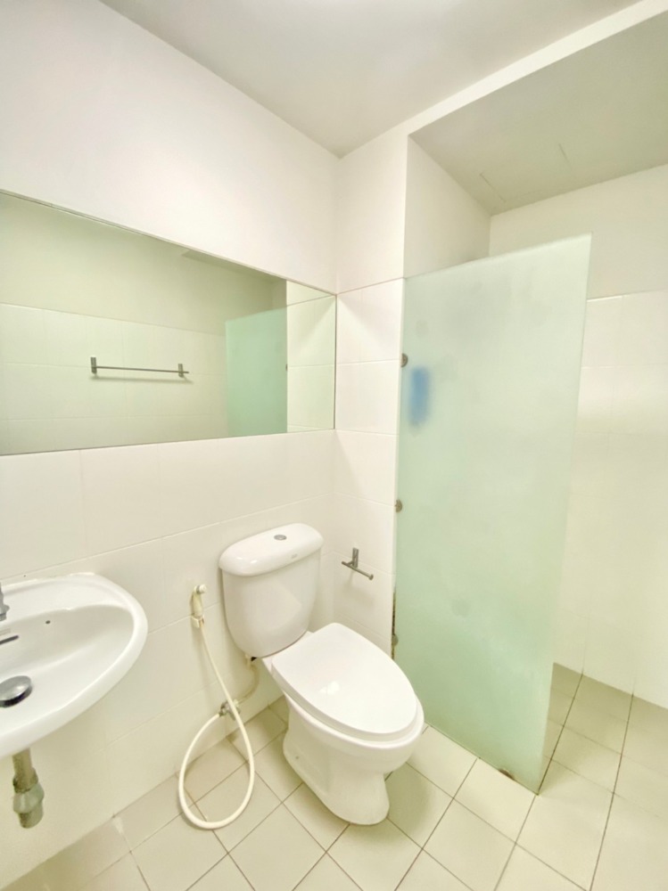 For RentCondoNawamin, Ramindra : Plum Condo Nawamin 86 30 sq m. Price 6,900 baht, new room, building c, 2nd floor, contract period: 1 year (2 months deposit, 1 month advance payment)