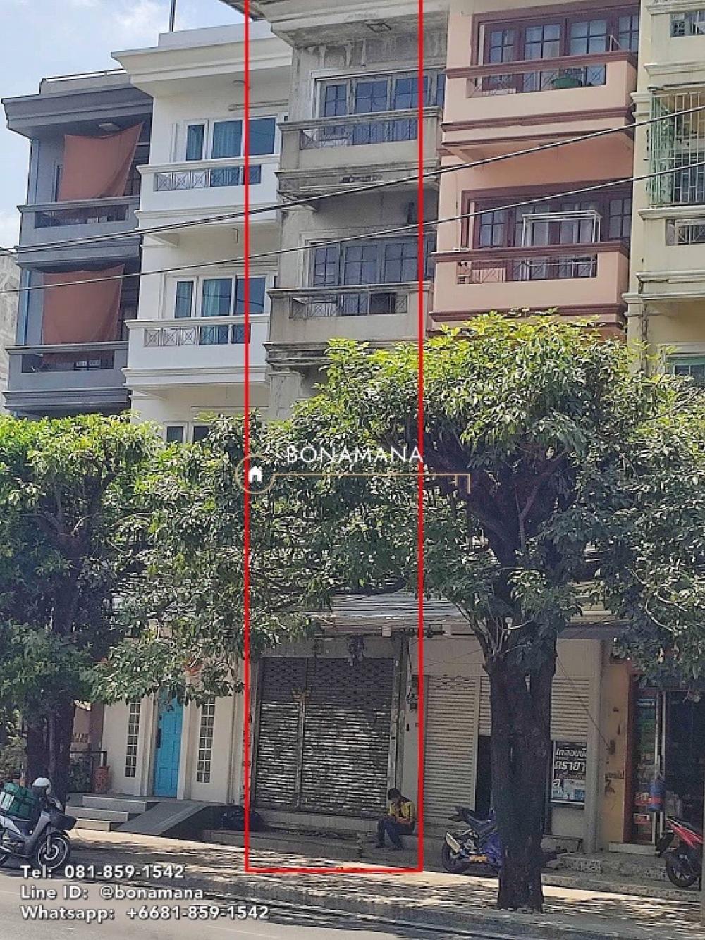 For RentShop HouseOnnut, Udomsuk : Commercial building main road Sukhumvit 71.
