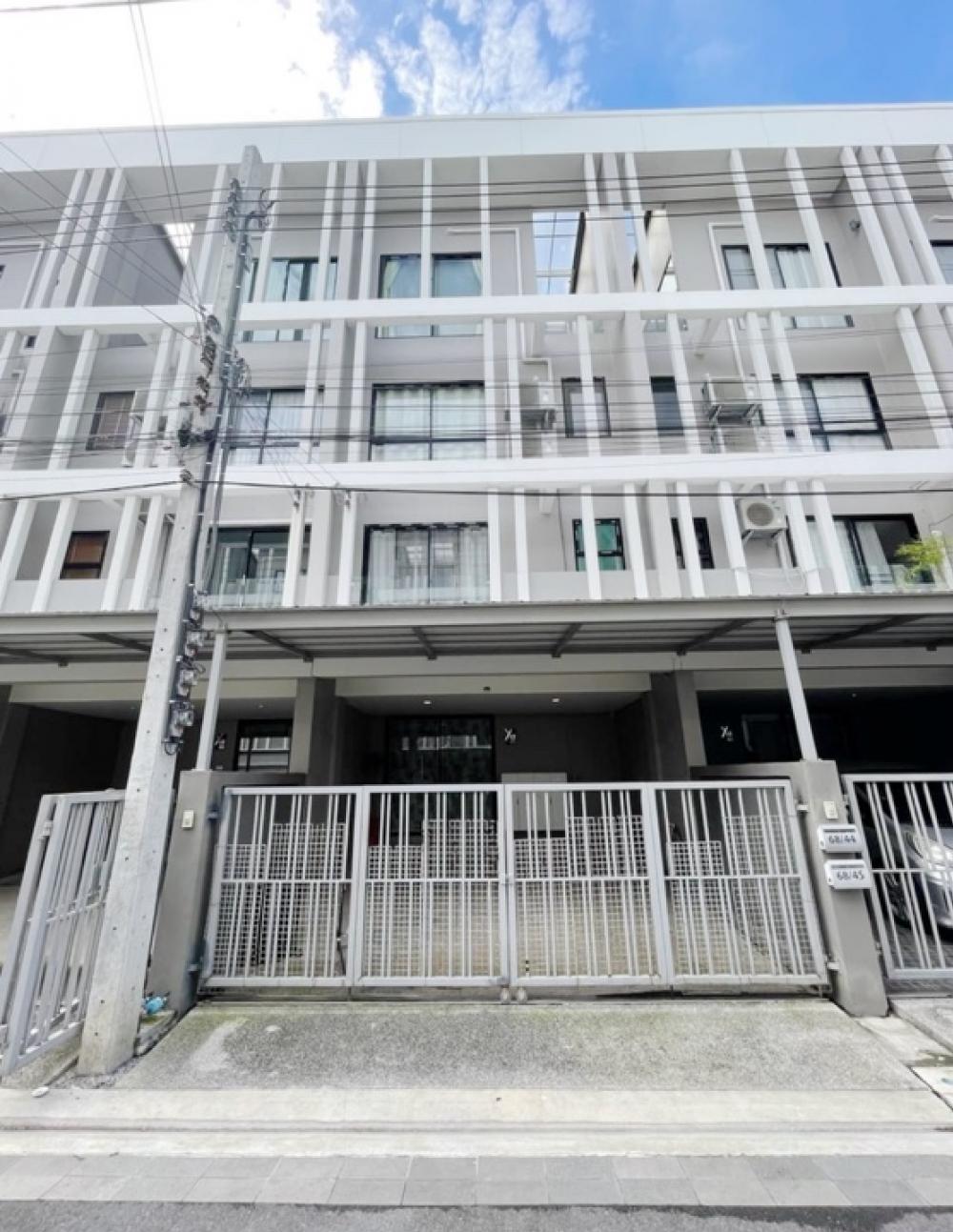 For RentTownhomeBangna, Bearing, Lasalle : Townhouse for rent near Bearing,Samrong BTS Station 29k only !! ✨🤩