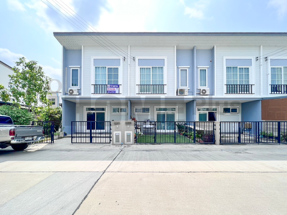 For SaleTownhomeRama5, Ratchapruek, Bangkruai : Townhome Casa Waterside Rama 5, corner house next to the garden.