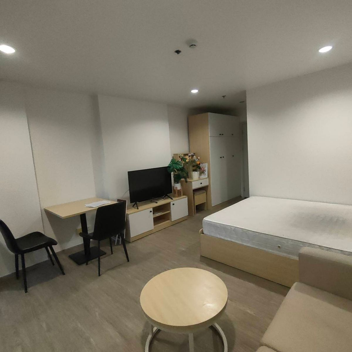 ให้เช่าคอนโดบางซื่อ วงศ์สว่าง เตาปูน : 🌊มีเครื่องซักผ้า❤️💛(For Rent)Regent Home ฺBangson 28 MRT บางซ่อน