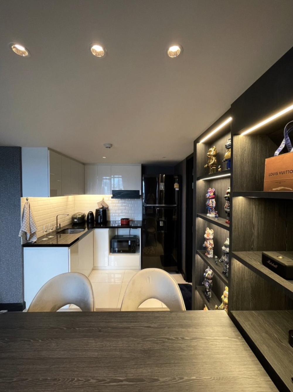 For SaleCondoOnnut, Udomsuk : 🔥🔥 For sale hot price only 80k/sqm., fully furnished loft style, price 3.99 mb,located in Bearing soi 7, cheapest in this zone.