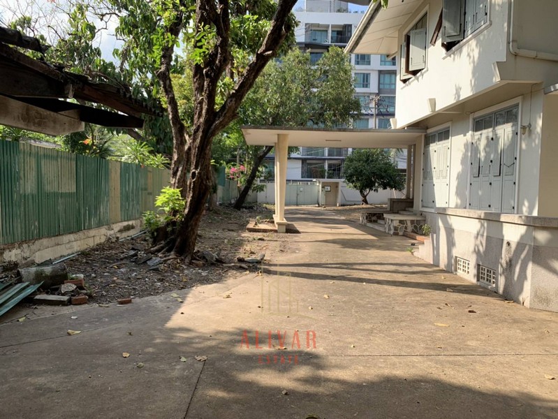 ให้เช่าบ้านอารีย์ อนุสาวรีย์ : RH031124 ขาย/ให้เช่า บ้านเดี่ยว 2 ชั้น พร้อมเนื้อที่กว่า 1 ไร่ 1 งาน ย่าน อารีย์ เหมาะทำร้านอาหาร