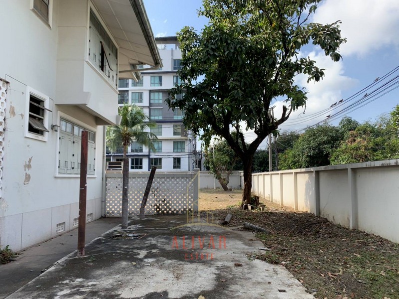 ให้เช่าบ้านอารีย์ อนุสาวรีย์ : RH031124 ขาย/ให้เช่า บ้านเดี่ยว 2 ชั้น พร้อมเนื้อที่กว่า 1 ไร่ 1 งาน ย่าน อารีย์ เหมาะทำร้านอาหาร