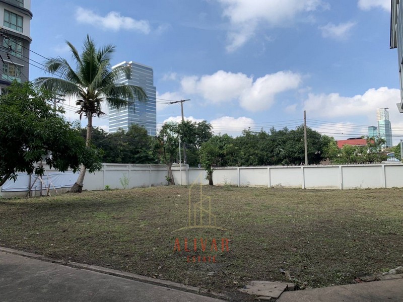 ให้เช่าบ้านอารีย์ อนุสาวรีย์ : RH031124 ขาย/ให้เช่า บ้านเดี่ยว 2 ชั้น พร้อมเนื้อที่กว่า 1 ไร่ 1 งาน ย่าน อารีย์ เหมาะทำร้านอาหาร