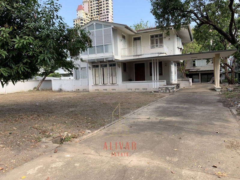 ให้เช่าบ้านอารีย์ อนุสาวรีย์ : RH031124 ขาย/ให้เช่า บ้านเดี่ยว 2 ชั้น พร้อมเนื้อที่กว่า 1 ไร่ 1 งาน ย่าน อารีย์ เหมาะทำร้านอาหาร