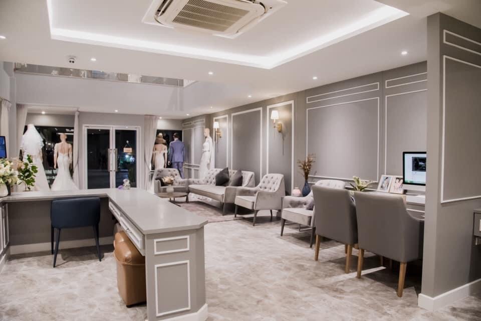 For SaleHome OfficeRathburana, Suksawat : Home office for sale (3-story townhouse with mezzanine) next to Soi Phutthabucha 36, ​​with parking in front and on the side. There are many ways to enter and exit. Near the community