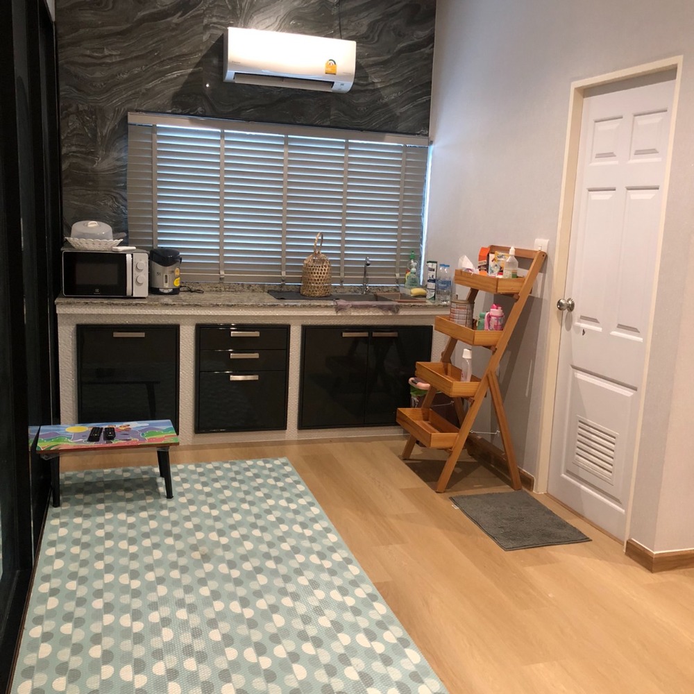 For SaleHome OfficeRathburana, Suksawat : Home office for sale (3-story townhouse with mezzanine) next to Soi Phutthabucha 36, ​​with parking in front and on the side. There are many ways to enter and exit. Near the community