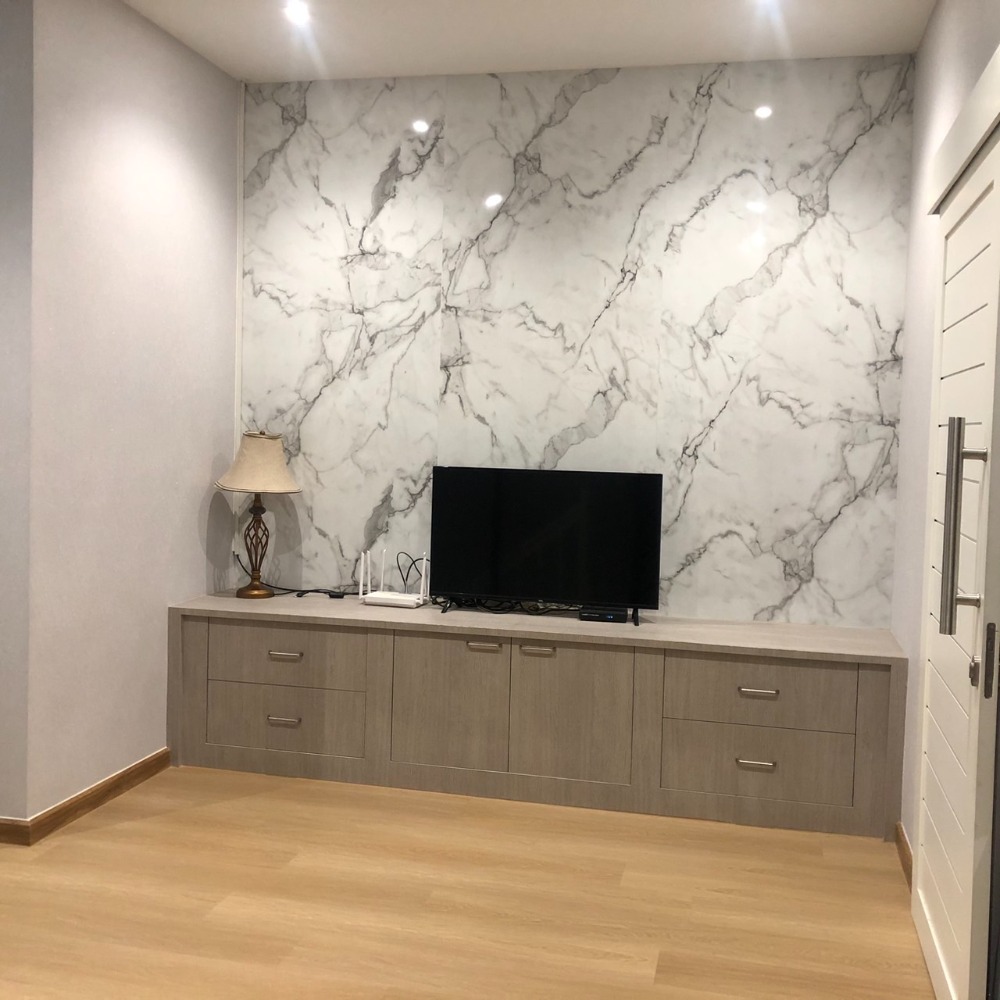 For SaleHome OfficeRathburana, Suksawat : Home office for sale (3-story townhouse with mezzanine) next to Soi Phutthabucha 36, ​​with parking in front and on the side. There are many ways to enter and exit. Near the community