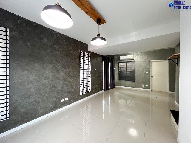 For SaleTownhomeLadkrabang, Suwannaphum Airport : Townhome for sale near KMITL Baan Pruksa 86/2 Lat Krabang Suvarnabhumi, corner house.