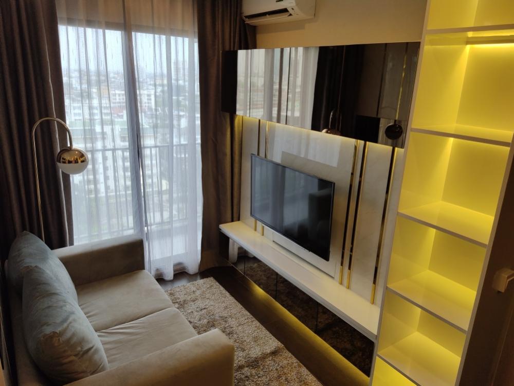 ขายคอนโดสุขุมวิท อโศก ทองหล่อ : [C Ekkamai for sale/rental] ขายหรือให้เช่า คอนโดขนาด 1 ห้องนอนโครงการ C Ekkamai  เป็นคอนโดแบบ High rise สูง 44 ชั้น