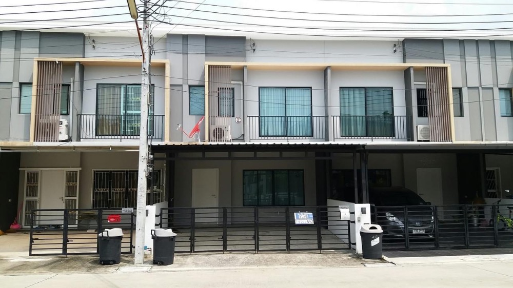 ให้เช่าทาวน์โฮมพัฒนาการ ศรีนครินทร์ : เช่า/ ทาวน์เฮาส์ หมู่บ้าน เดอะ คอนเนค พัฒนาการ 38 พร้อมอยู่ สนใจติดต่อ 082-3223695