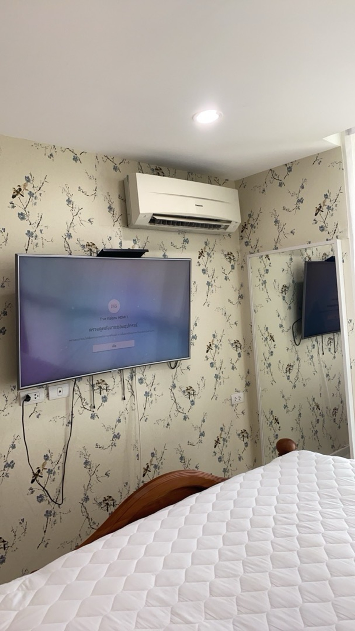 For RentCondoPattanakan, Srinakarin : 🚩 New Building 4 #Element Srinakarin Room almost 1 hrs. 1 Water. Beautiful room. There is an electric stove. Washing machine. Contact Aunt Mam 0992982923 LINEID: 0644740951 SOM4/1/19