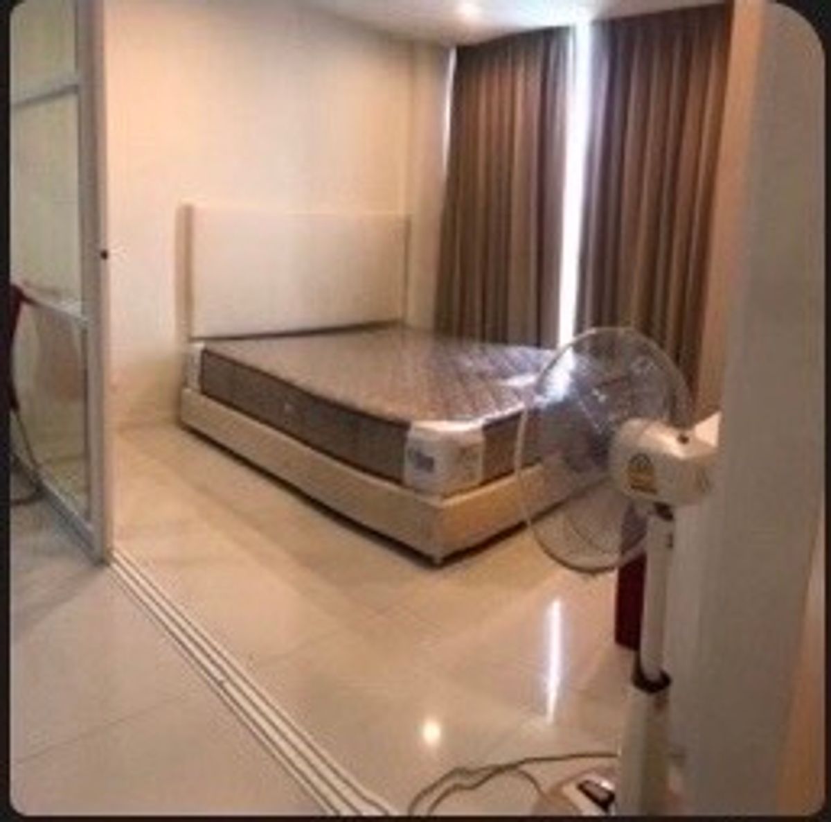 For RentCondoPattanakan, Srinakarin : 🚩 New Building 4 #Element Srinakarin Room almost 1 hrs. 1 Water. Beautiful room. There is an electric stove. Washing machine. Contact Aunt Mam 0992982923 LINEID: 0644740951 SOM4/1/19