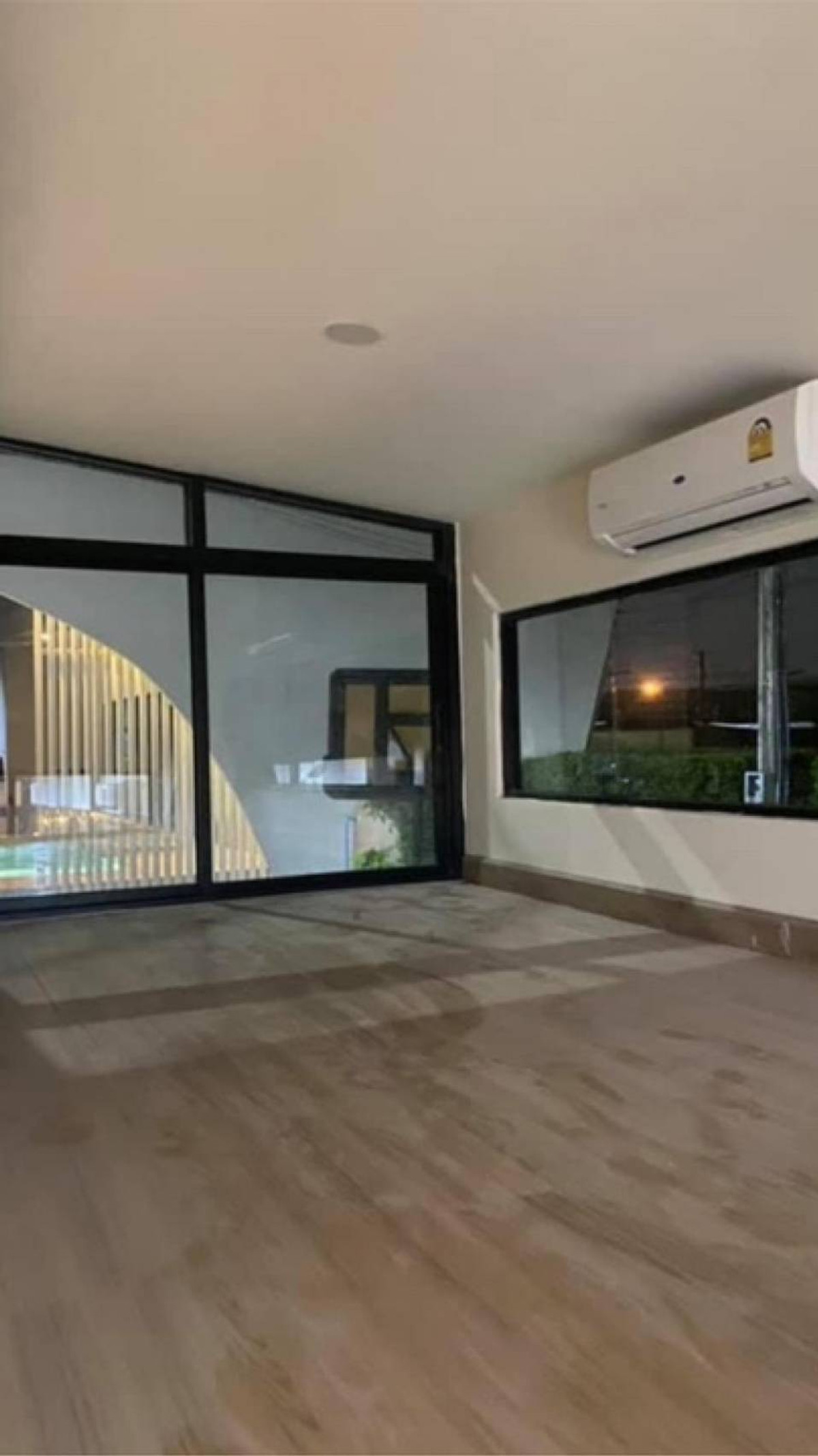 For RentTownhomePattanakan, Srinakarin : Single house for rent, Pleno Rama 9 - Krungthep Kreetha, near Sarasas Romklao School, just 11 minutes.