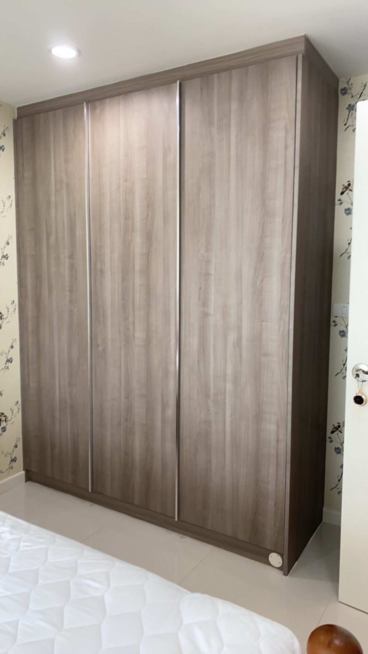 For RentCondoPattanakan, Srinakarin : 🚩 New Building 4 #Element Srinakarin Room almost 1 hrs. 1 Water. Beautiful room. There is an electric stove. Washing machine. Contact Aunt Mam 0992982923 LINEID: 0644740951 SOM4/1/19