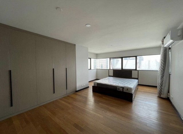 ให้เช่าคอนโดสาทร นราธิวาส : Sathorn Gardens 3-Bedroom Condo for Rent, close to MRT Lumpini & BTS Sala Daeng