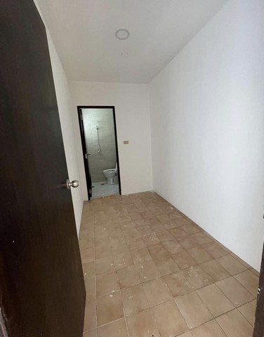 ให้เช่าคอนโดสาทร นราธิวาส : Sathorn Gardens 3-Bedroom Condo for Rent, close to MRT Lumpini & BTS Sala Daeng