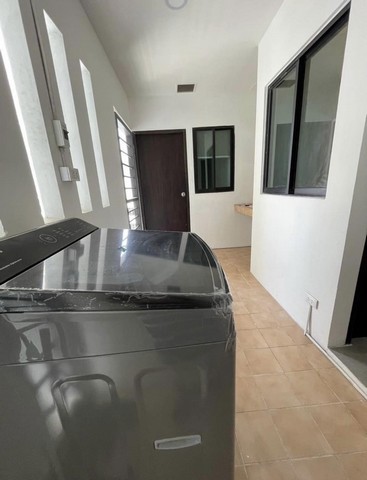 ให้เช่าคอนโดสาทร นราธิวาส : Sathorn Gardens 3-Bedroom Condo for Rent, close to MRT Lumpini & BTS Sala Daeng