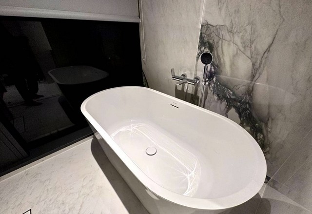 ให้เช่าคอนโดวิทยุ ชิดลม หลังสวน : 🔥 ให้เช่า Tonson One Residence คอนโดหรู ใกล้ BTS ชิดลม | เลี้ยงสัตว์ได้ 🐶 (ไม่เกิน 10 kg)