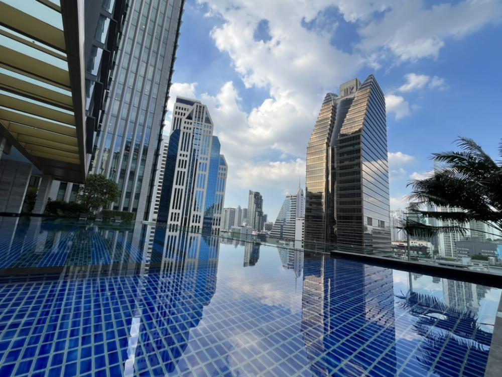 🔥Hot 🔥For Rent : Q1 sukhumvit *BTS nana 2bed 2bath please call 095-3905490 Loading...